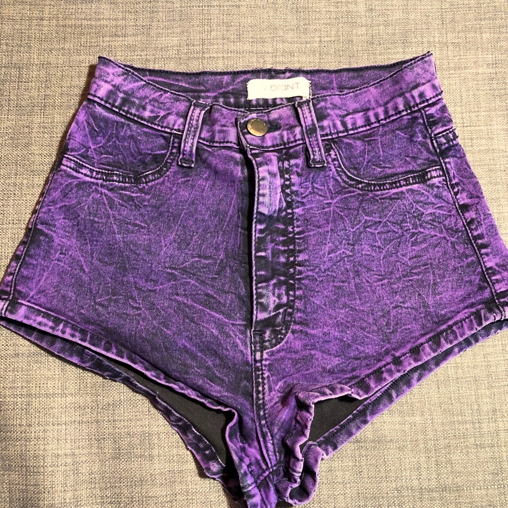 Highwasted marble print mini shorts